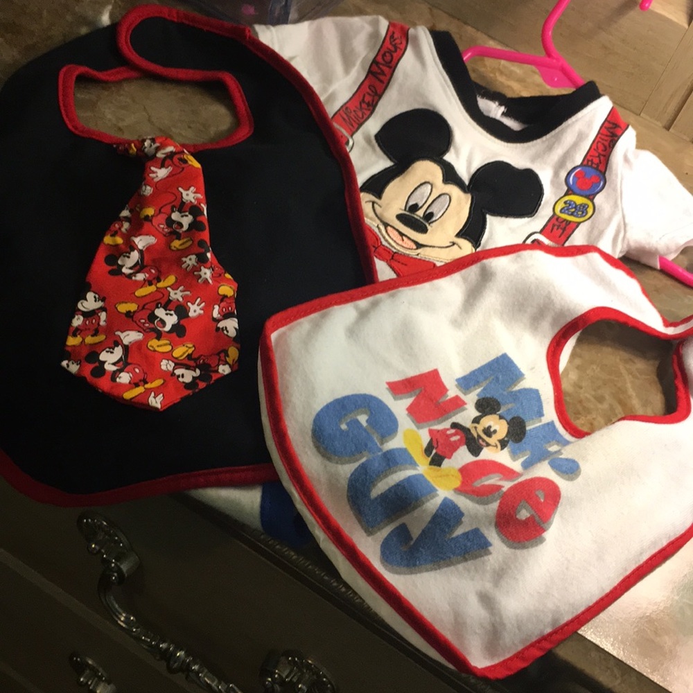 Mickey Mouse Shirt & Cotton Bibs